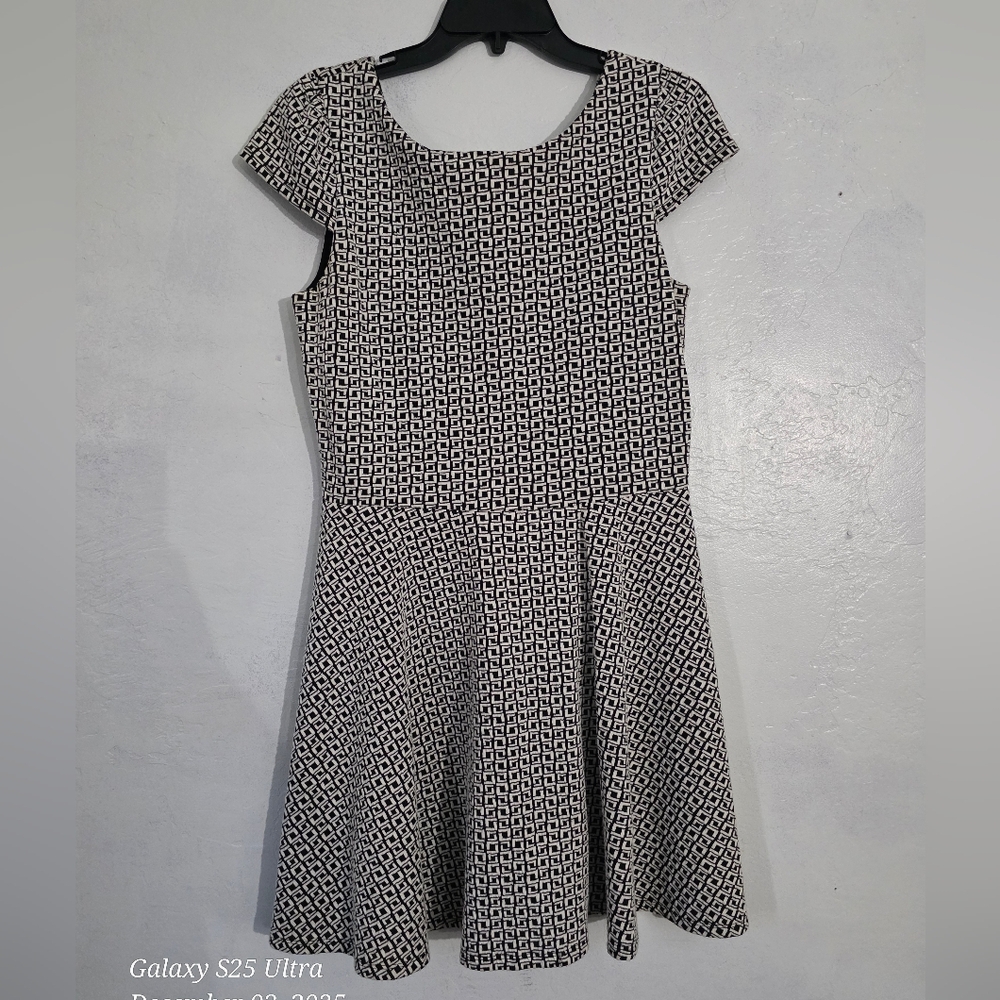 Elegant Black and White Patterned Dress